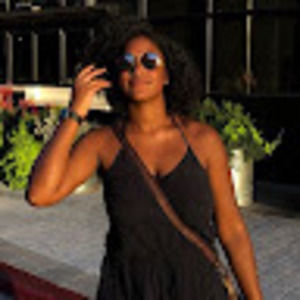 Meet your Posher, Simone